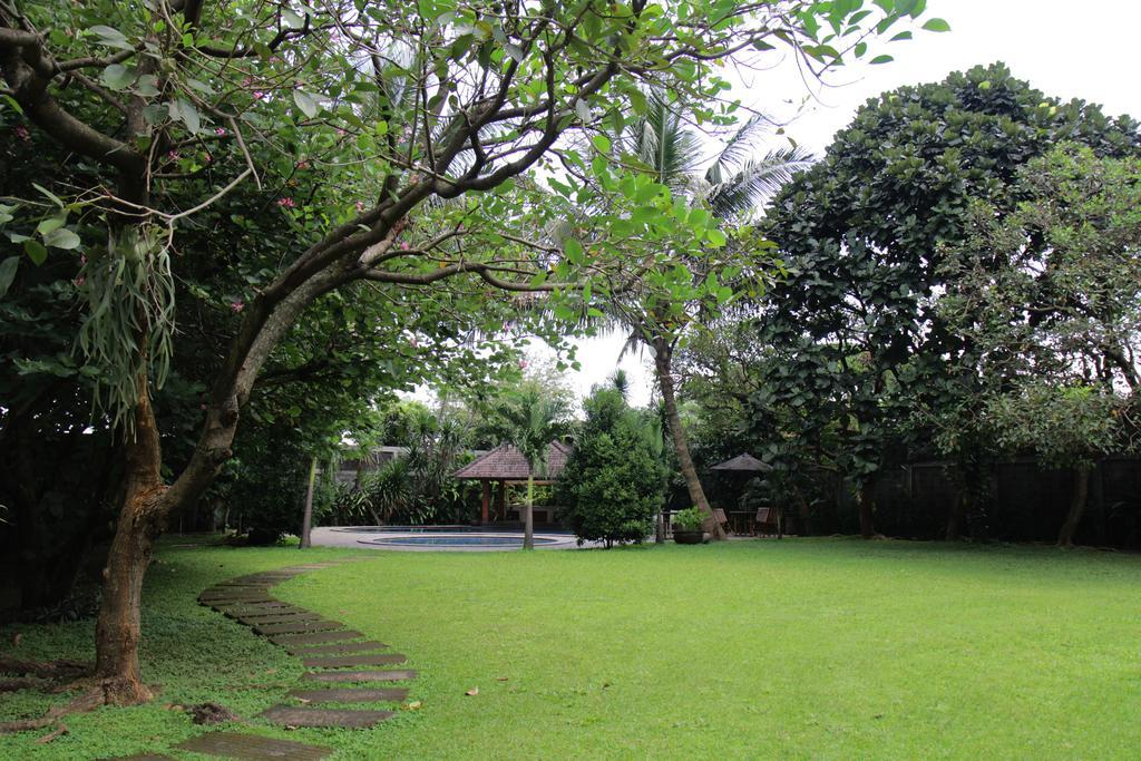 Papyrus Tropical Hotel Bogor Exterior photo