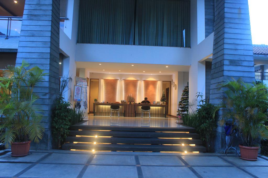 Papyrus Tropical Hotel Bogor Exterior photo